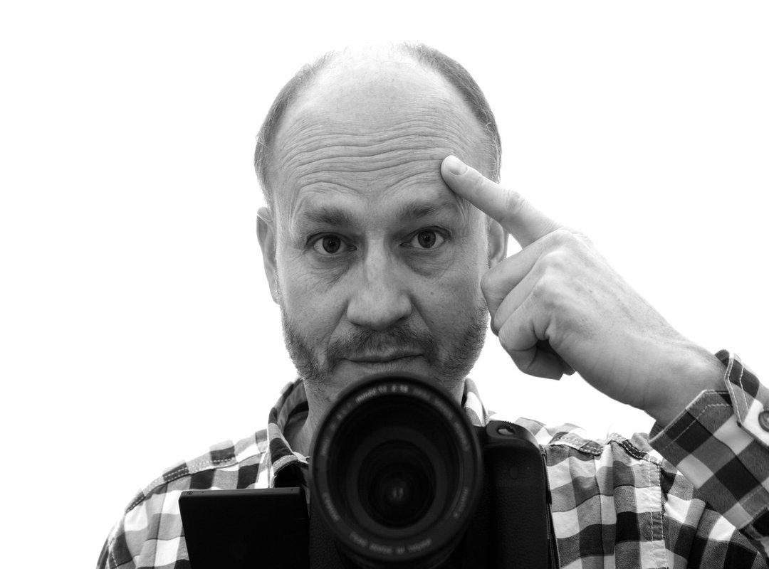 FAQs About the Hidden Face Blurry Aesthetic Mirror Selfie